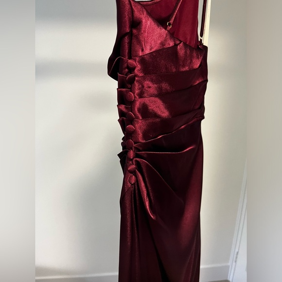 Charmeuse Draped One-Shoulder Dress - Galina Signature (David’s Bridal) - Picture 3 of 7